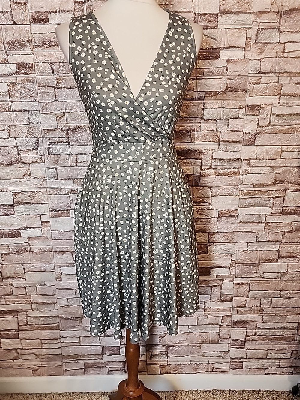 Guberry Floral Sleeveless Dress - Green